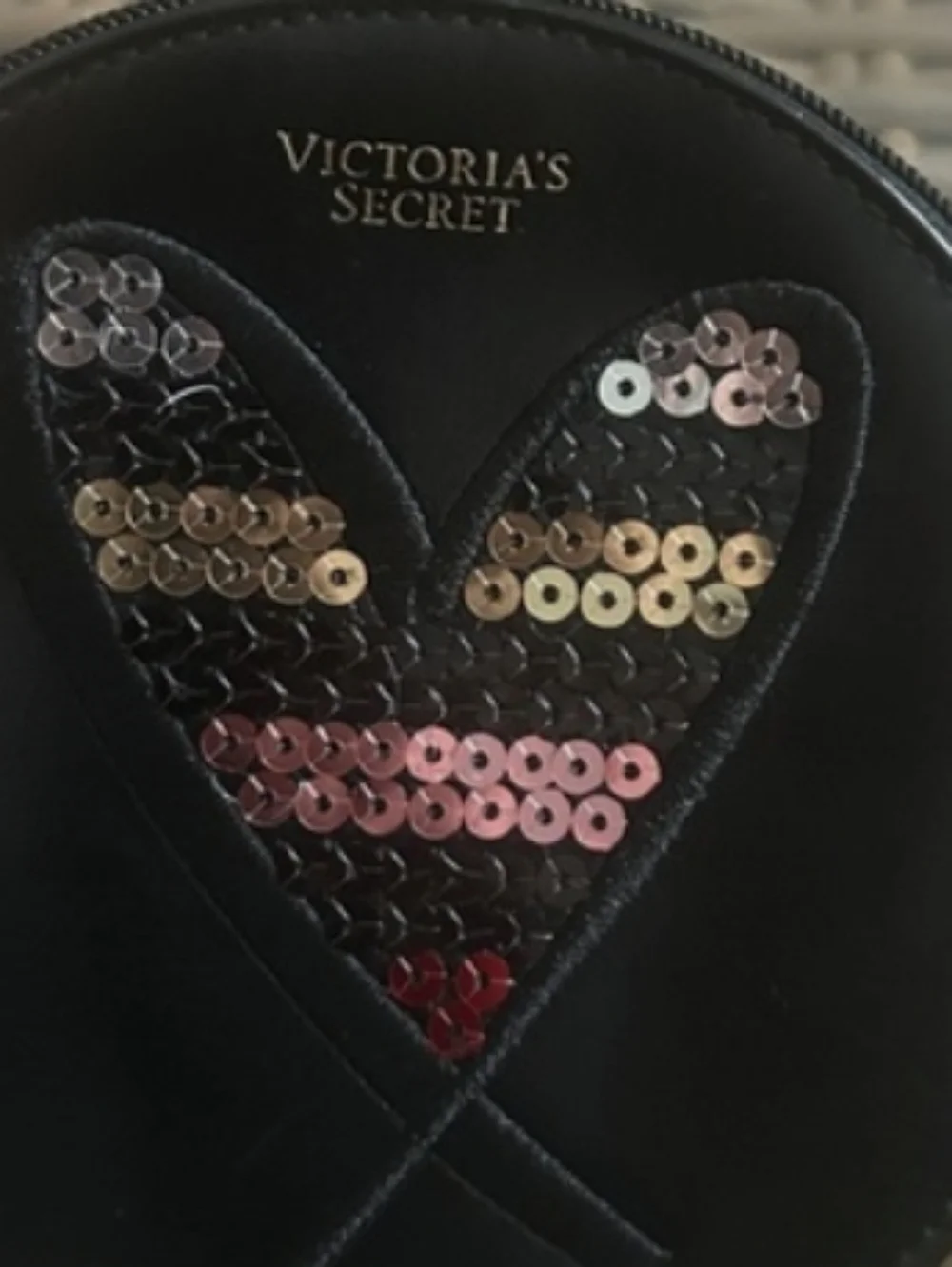 Victoria's Secret-Round Sequin Heart Coin Purse-Keychain (Black 🖤) - Picture 4 of 4